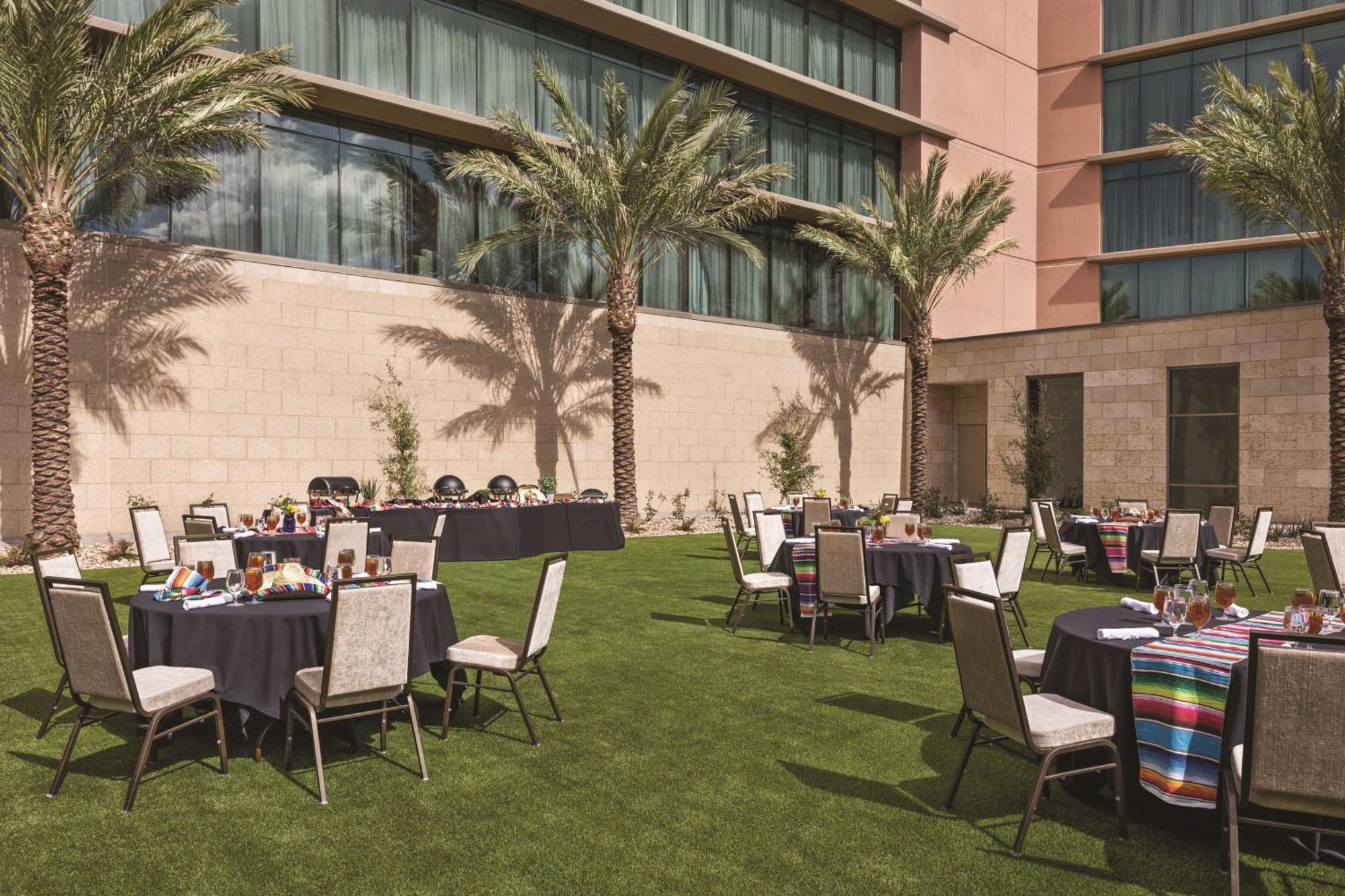 Hilton North Scottsdale At Cavasson Hotel Exterior photo